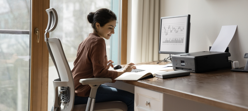 https://145358546.fs1.hubspotusercontent-eu1.net/hubfs/145358546/work%20remotely.001-1.jpeg